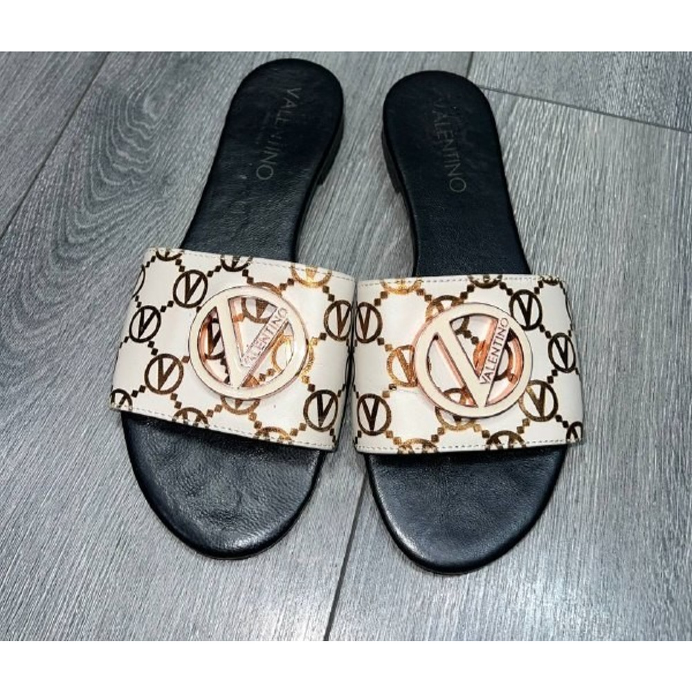 Valentino by Mario Valentino Leather sandals FLATS Black SIGNATURE sz 39 S000145